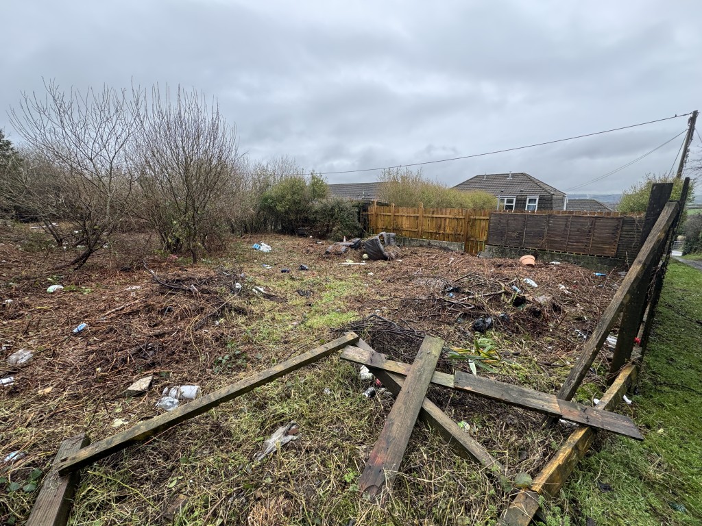 Lot: 47 - FREEHOLD LAND - View of land